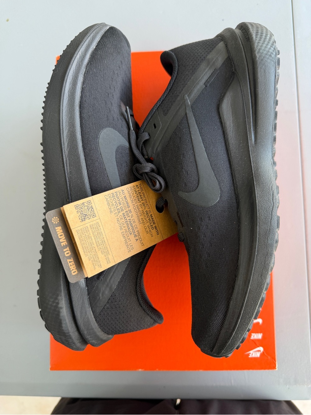NEW Nike women’s size 10 air winflo Black Low-Top Athletic running shoe